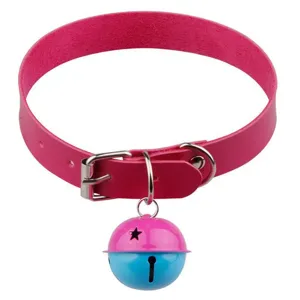 Collier ras du cou en cuir PU rose avec boucle métallique et grande cloche bicolore cosplay.