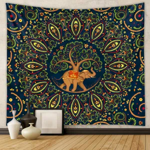 Tapiz bohemio con árbol de la vida y elefante en una habitación moderna chic