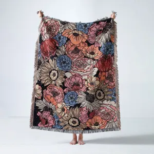 Große gewebte Decke mit Vintage-Blumenmuster, Fransen und buntem Bohème-Design