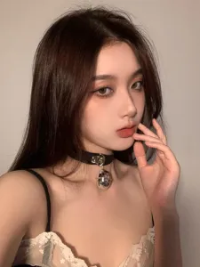 Black heart bell choker necklace for women, sexy PU leather collar collarbone neck chain.