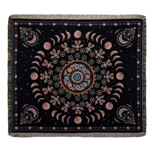 Couverture de camping bohème tissée avec mandala phases de lune et bordures à franges