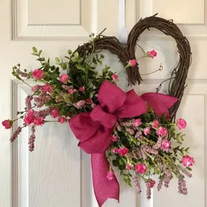 Ghirlanda da Porta a Cuore in Vite Fatta a Mano Fiori Artificiali di Lavanda Con Grande Fiocco in Iuta per San Valentino Festa della Mamma Decorazione Casa