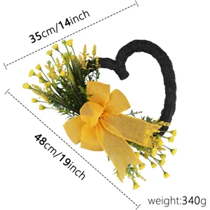 Herzförmiger Blumenkranz mit gelben Blüten und Schleife, 48 cm Gesamthöhe