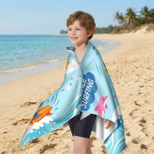 Schnelltrocknendes Mikrofaser-Strandtuch für Kinder mit blauem Cartoon-Surf-Print am Strand