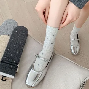 Korean style cute floral mid-tube socks for women, soft autumn and winter stacking socks.
