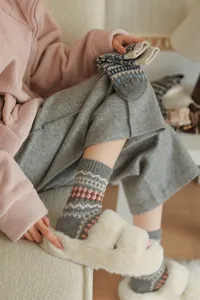 Comode calze di lana Fair Isle donna, invernali calde spesse vintage stile retrò chic.