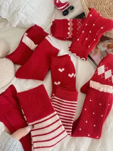 Thickened red wool mid-calf socks with cute patterns, warm winter daily wear knit socks.
