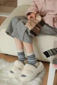 Calze al polpaccio in lana Fair Isle da donna, calzini invernali vintage a rombi caldi.