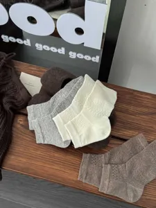 Maillard Stil Retro Damen Stulpen atmungsaktive Strick Socken fuer Fruehling Herbst Detail
