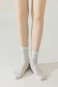 Mulberry silk women's mid-tube socks, ultra-thin summer breathable design, soft and comfortable.