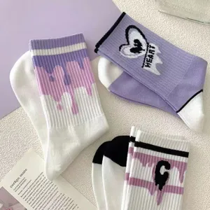 Bequeme dicke Baumwoll Socken in mittlerer Wadenlänge mit süßem Herzmuster für den Winter.