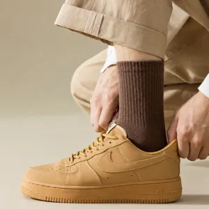 Comfortable men's mid-tube cotton socks for autumn and winter daily wear versatile style