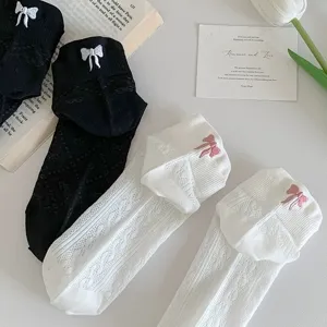 Women's cute bow embroidered short socks, breathable thin cotton socks, casual daily wear.