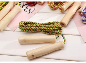 Corda per saltare in nylon con manico in legno per sport fitness allenamento e competizione.