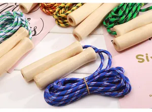 Corda per saltare con manico in legno e nylon, corda intrecciata colorata per competizione.