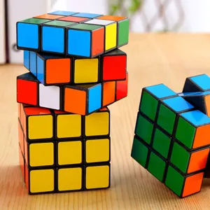Clásico cubo mágico rompecabezas 3x3 juguete, cubo de velocidad de rotación suave para entrenamiento.