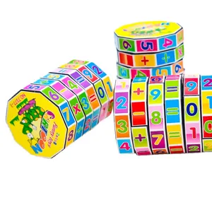 Juguete de cubo mágico matemático giratorio cilíndrico con números coloridos y símbolos.