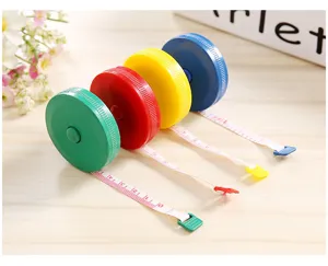 Set di metri a nastro retrattili colorati, righelli morbidi da sartoria in plastica.