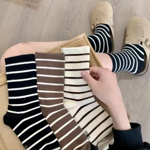 Women Striped Mid Tube Socks Casual Cotton College Style Retro Black White Contrast Color Spring Autumn Fashion Hosiery