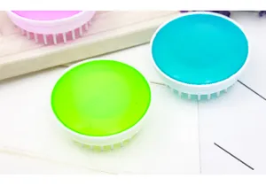 Détails de la brosse de shampooing de massage du cuir chevelu, dents en plastique rondes.