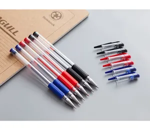 Detailaufnahme von 0,5 mm Gelstiften in Schwarz, Rot und Blau mit farblich passenden Griffen.