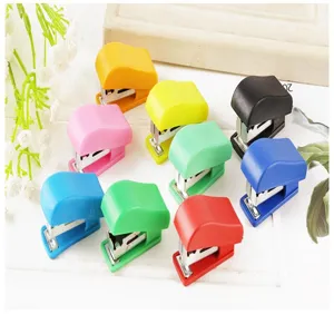 Ensemble d'agrafeuses mini colorées, petites agrafeuses de bureau portables pour école.