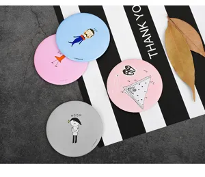 Bonito espejo de maquillaje redondo portátil con estampado de dibujos animados, compacto.