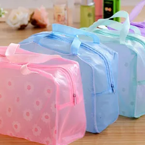 Transparente wasserdichte Kosmetiktasche, tragbarer Kulturbeutel für Reisen mit Reißverschluss.
