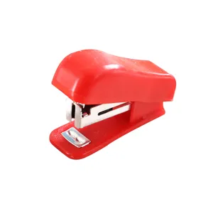 Mini agrafeuse rouge numero 10 pour bureau ecole papeterie de bureau design compact