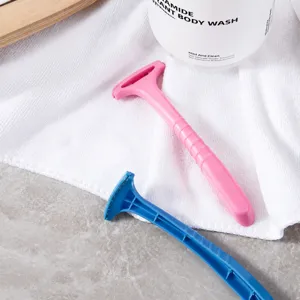 Outil de Pédicure Manuel Domestique Soin des Pieds Dissolvant de Callosités Poignée en Plastique avec Lame en Acier Inoxydable Exfoliant pour Pieds