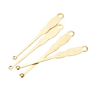 Set di mini pulisciorecchie dorati strumento di pulizia per orecchie in metallo riutilizzabile.