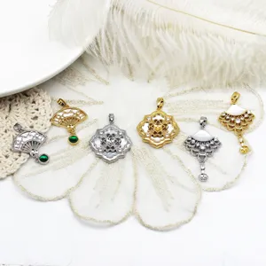 Ciondolo a Forma di Ventaglio Quadrifoglio Stile Cinese Retrò Rame Placcato Oro Perla Artificiale Strass DIY Gioielli