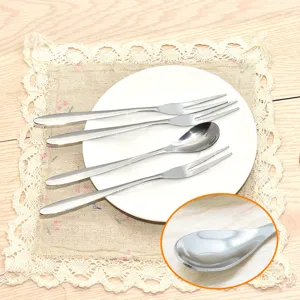 Edelstahl Obstgabel und Löffel Set Kreative Mini Dessertgabeln Kuchen Pastetengabeln Küche Essgeschirr Zubehör