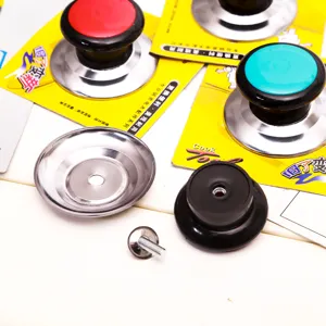 Boutons de couvercle de casserole en plastique de rechange avec base en métal et vis de cuisine.