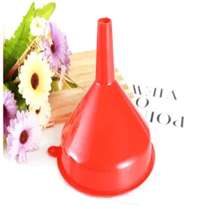 Embudo de cocina de plástico rojo para líquidos, herramienta doméstica durable detalle.