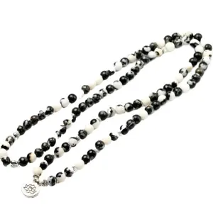 collana mala perle nero e bianco pietra naturale con ciondolo loto meditazione
