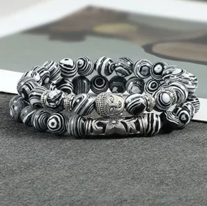Set van 2 stuks 8mm zwart-witte kralen armband met Boeddha hoofd en zon buisbedel details