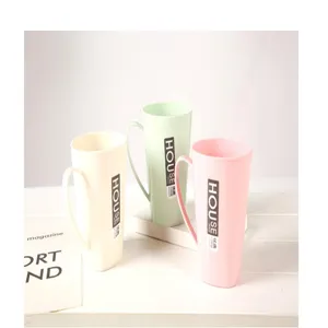 Simple solid color plastic mouthwash cup toothbrush holder set for daily household use