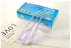 Vue détaillée de tournevis testeurs de tension transparents avec boîte bleue sur table blanche.