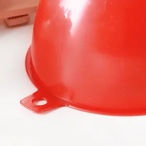 Imbuto da cucina in plastica rossa con foro per appendere per olio uso quotidiano