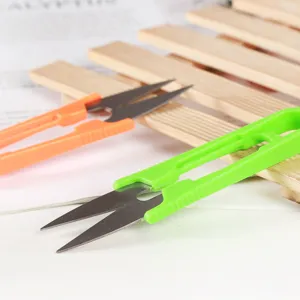 Forbici per filo in plastica a forma di U per cucito e punto croce in acciaio