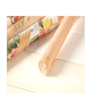 Natuurlijke houten deegroller voor keukendeeg bakken, glad oppervlak praktisch bakgereedschap.