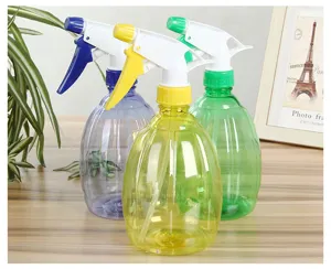 Household large plastic spray bottle, manual pneumatic watering can for plants, 1.5L capacity.