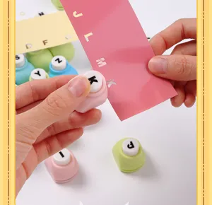 Mini letter gatenmaker set voor DIY scrapbooking, schattig draagbaar papier pons gereedschap.