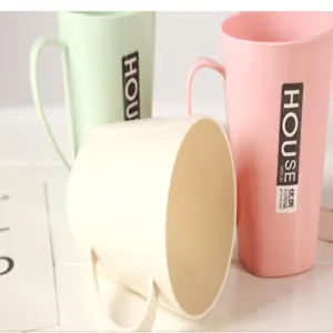 Minimalist solid color plastic mouthwash cup with handle, durable household toothbrush cup for daily wash.