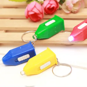 Mini Portatile LED Torcia Elettrica Portachiavi Multicolore Mini Luce Tascabile Con Anello in Metallo Per Uso Quotidiano