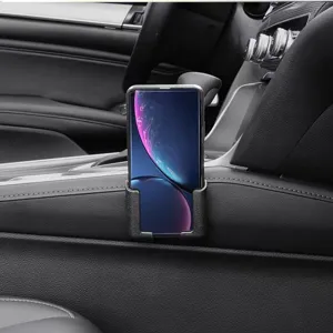 Universal Auto Handyhalterung für Armaturenbrett, stabiler Klebehalter für Smartphone im Auto.