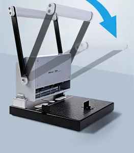 Zware 3-gats kantoor papierperforator met verstelbare liniaal en krachtige hefboomhandgreep.
