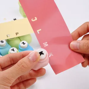 Mini papierponser schattige DIY embossingmachine handmatige gaatjesmaker voor creatief scrapbooken