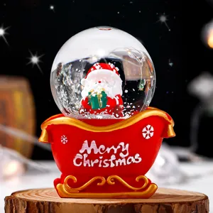 Weihnachtsschneekugel Figur mit Weihnachtsmann und rotem Schlitten Basis für Dekoration.